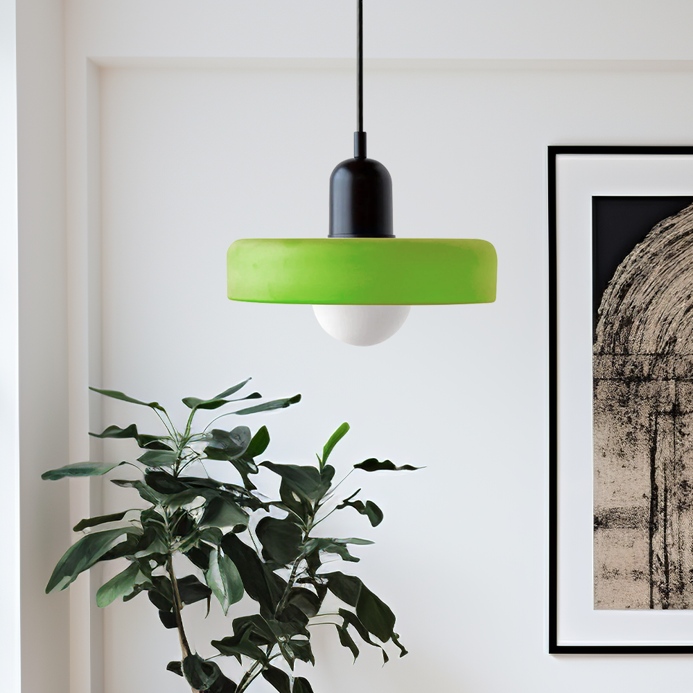 Lampa wisząca Bauhaus — kolorowy szklany klosz, regulowane zawieszenie