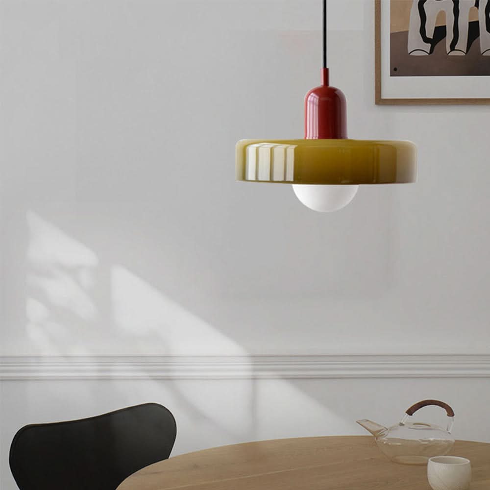Lampa wisząca Bauhaus — kolorowy szklany klosz, regulowane zawieszenie