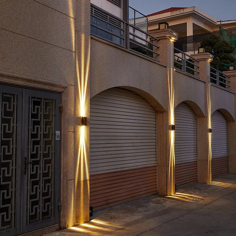 מנורת קיר LED מלבנית מודרנית — עמידה למים, חיצונית, שחורה, חסכונית באנרגיה
