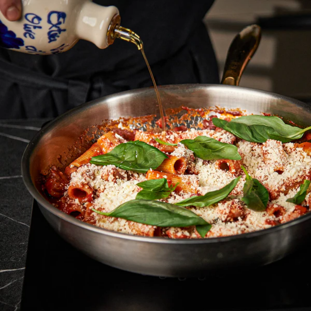Padella in titanio — Superficie di cottura atossica e naturalmente antiaderente