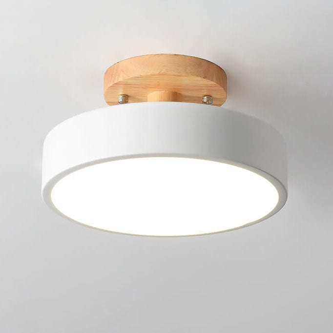 מנורת תקרה LED עגולה - התקנה חצי-צמודה, עיצוב נורדי, תאורה רכה ומפוזרת