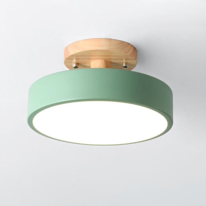 מנורת תקרה LED עגולה - התקנה חצי-צמודה, עיצוב נורדי, תאורה רכה ומפוזרת