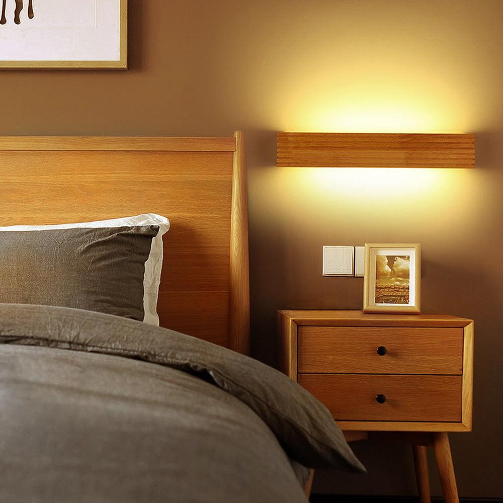 Nordisk LED-veggbelysning i tre til stuen | boxzora