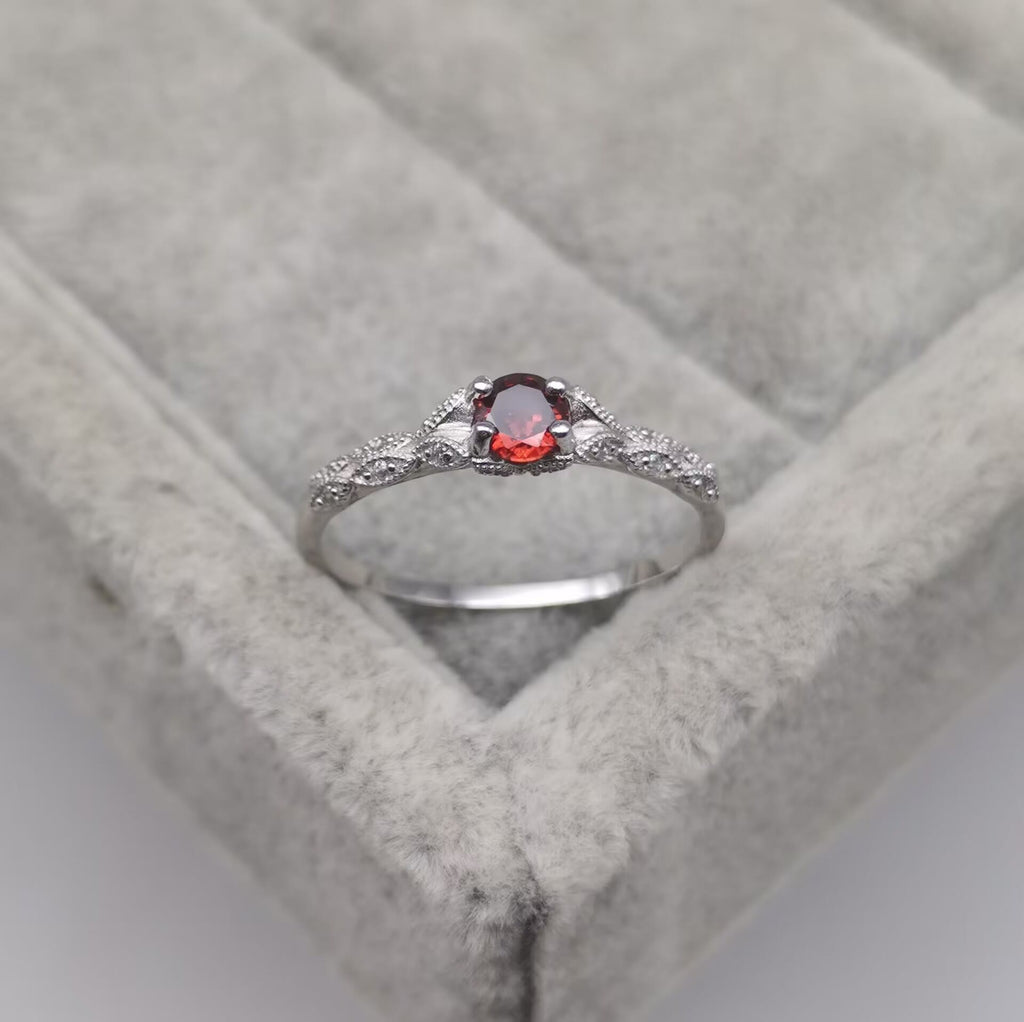 Bague Nova en améthyste et zircon — pierre centrale violette minimaliste