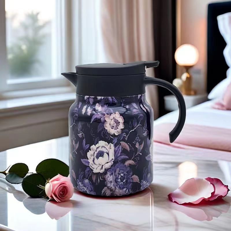 1000 ml Vacuum Insulated Teapot — Integrated Strainer and Double Wall