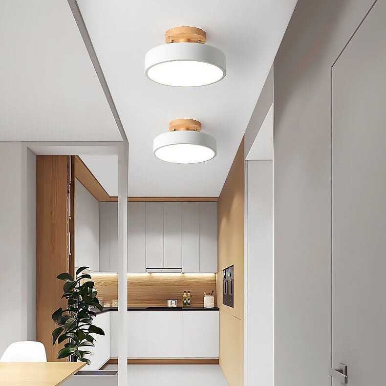 מנורת תקרה LED עגולה - התקנה חצי-צמודה, עיצוב נורדי, תאורה רכה ומפוזרת