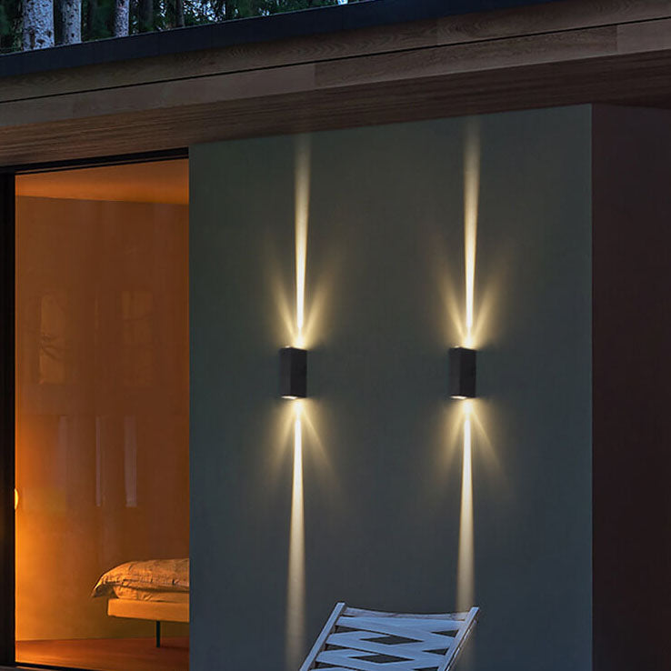 מנורת קיר LED מלבנית מודרנית — עמידה למים, חיצונית, שחורה, חסכונית באנרגיה