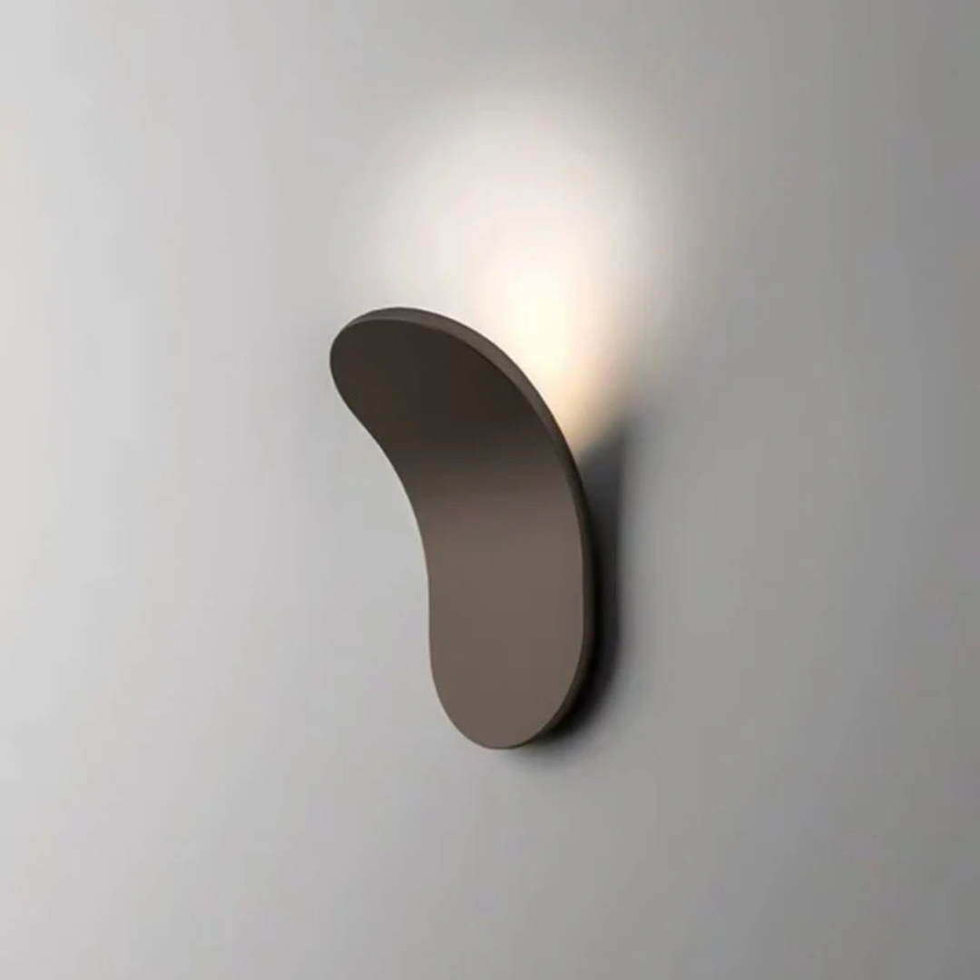NordicLume modern LED-vägglampa — smal silhuett, stämningsfull belysning