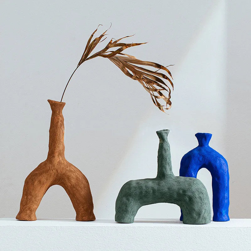 Vaso Liora Fayla, collezione di vasi in ceramica, silhouette irregolare, finitura testurizzata
