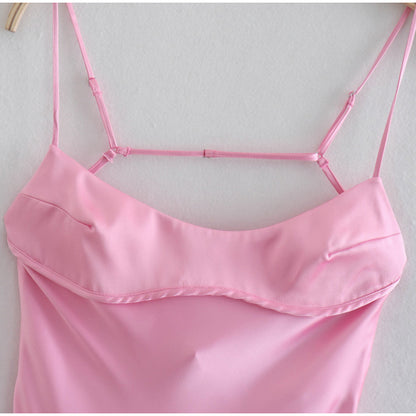Robe Longue Satinée Rose – Élégance Sensuelle pour Femmes Audacieuses