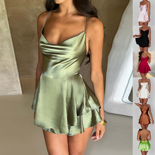 Robe bretelles satinée dos nu à lacets – sexy chic