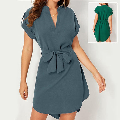 Robe Élégante à Ceinture – Col en V & Manches Courtes