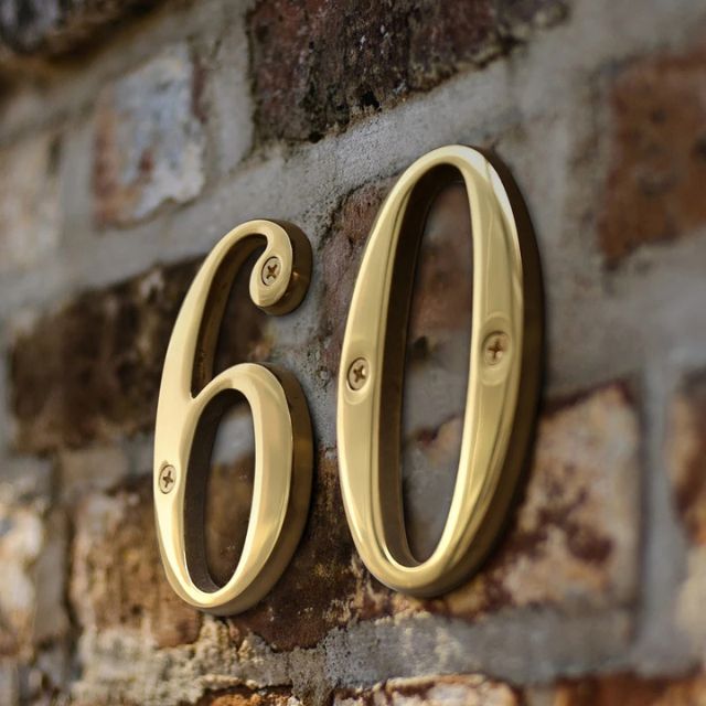 Numeri civici tradizionali in ottone massiccio al 100% — Materiale di montaggio incluso
