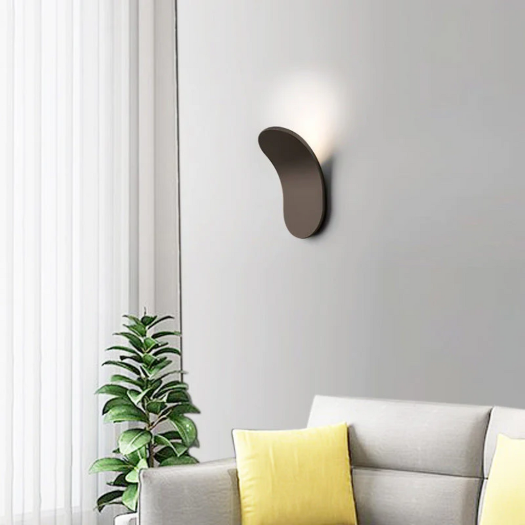 NordicLume modern LED-vägglampa — smal silhuett, stämningsfull belysning