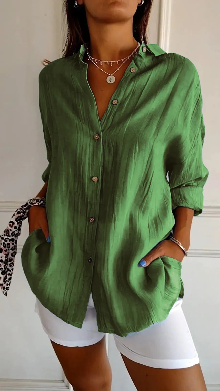 Chemise longue plissée à col cranté
