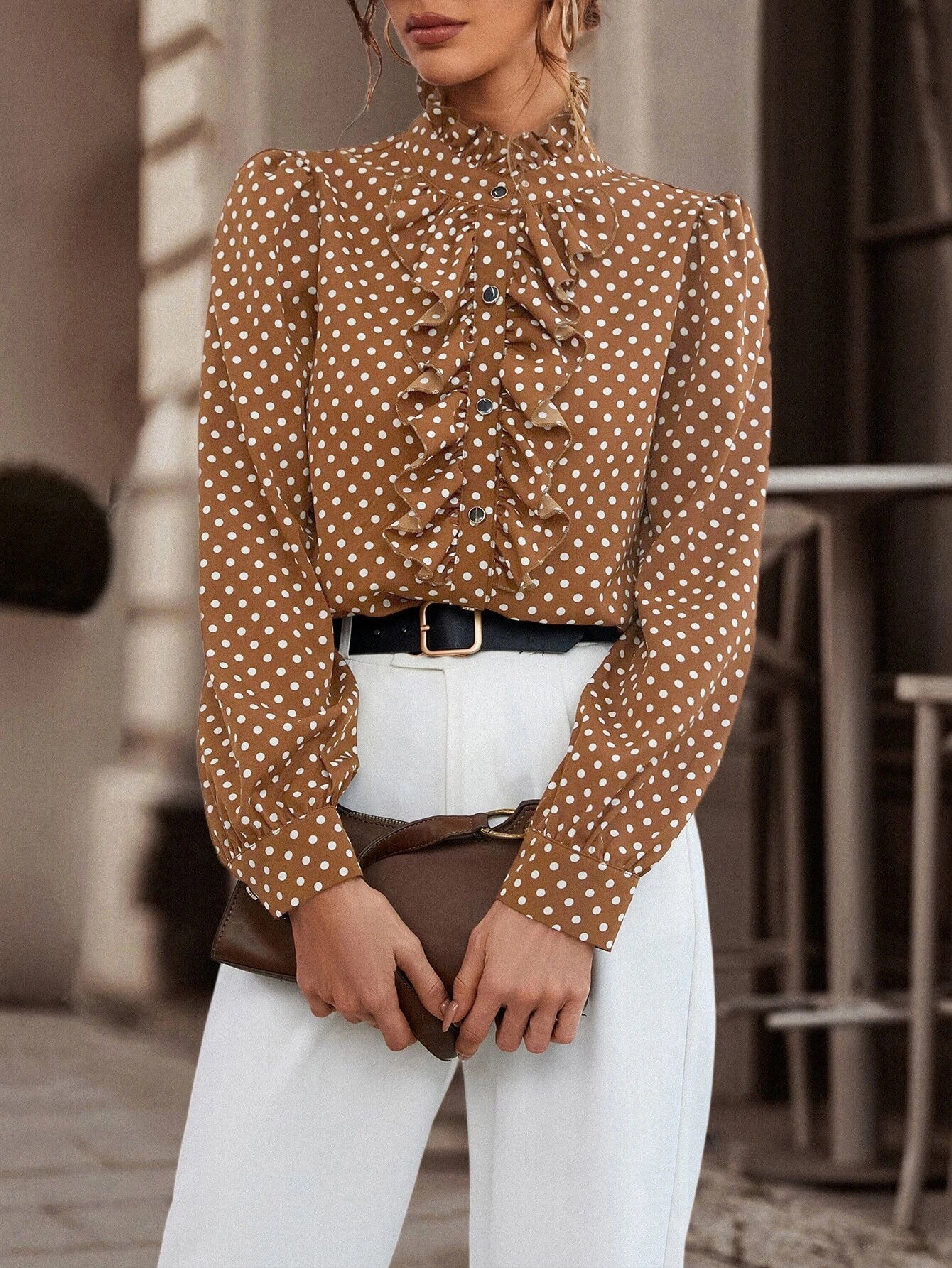 Chemise Élégante à Pois – Style Rétro-Chic