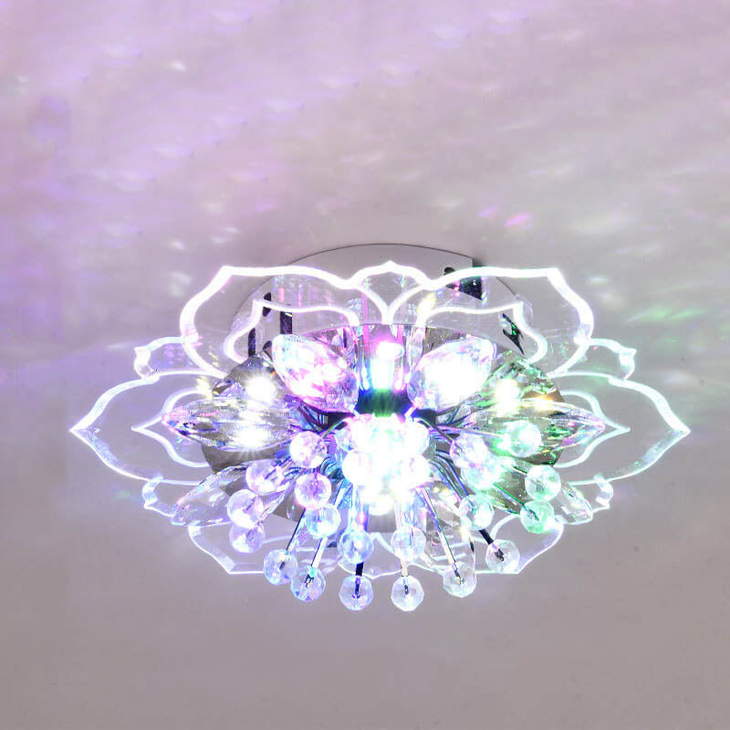 Plafonieră LED din cristal GlowPetal — design modern, structură în formă de floare, consum redus de energie
