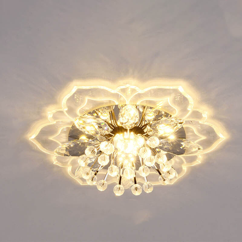 Plafonieră LED din cristal GlowPetal — design modern, structură în formă de floare, consum redus de energie