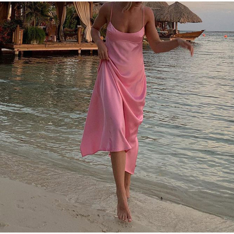 Robe Longue Satinée Rose – Élégance Sensuelle pour Femmes Audacieuses