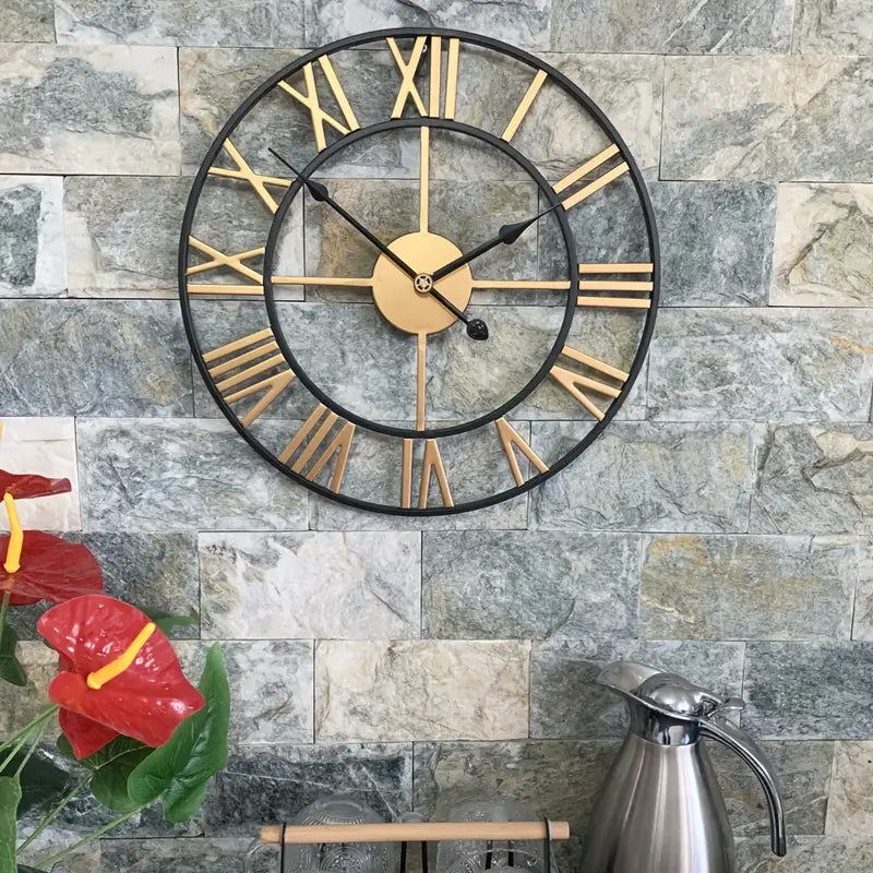 Orologio da parete vintage elegante — Cornice decorativa classica
