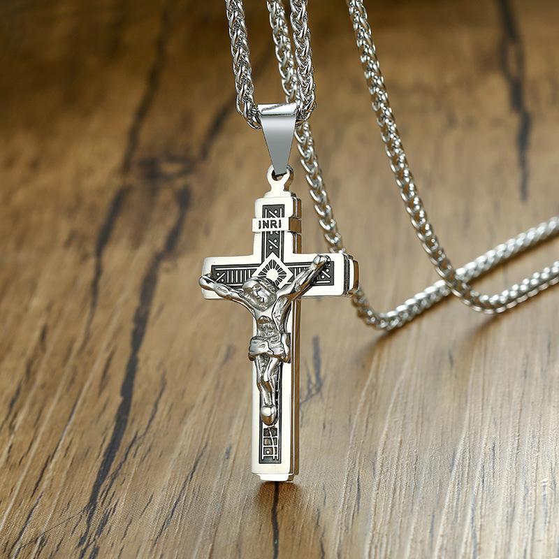 Colar de corrente moderna com cruz de Jesus
