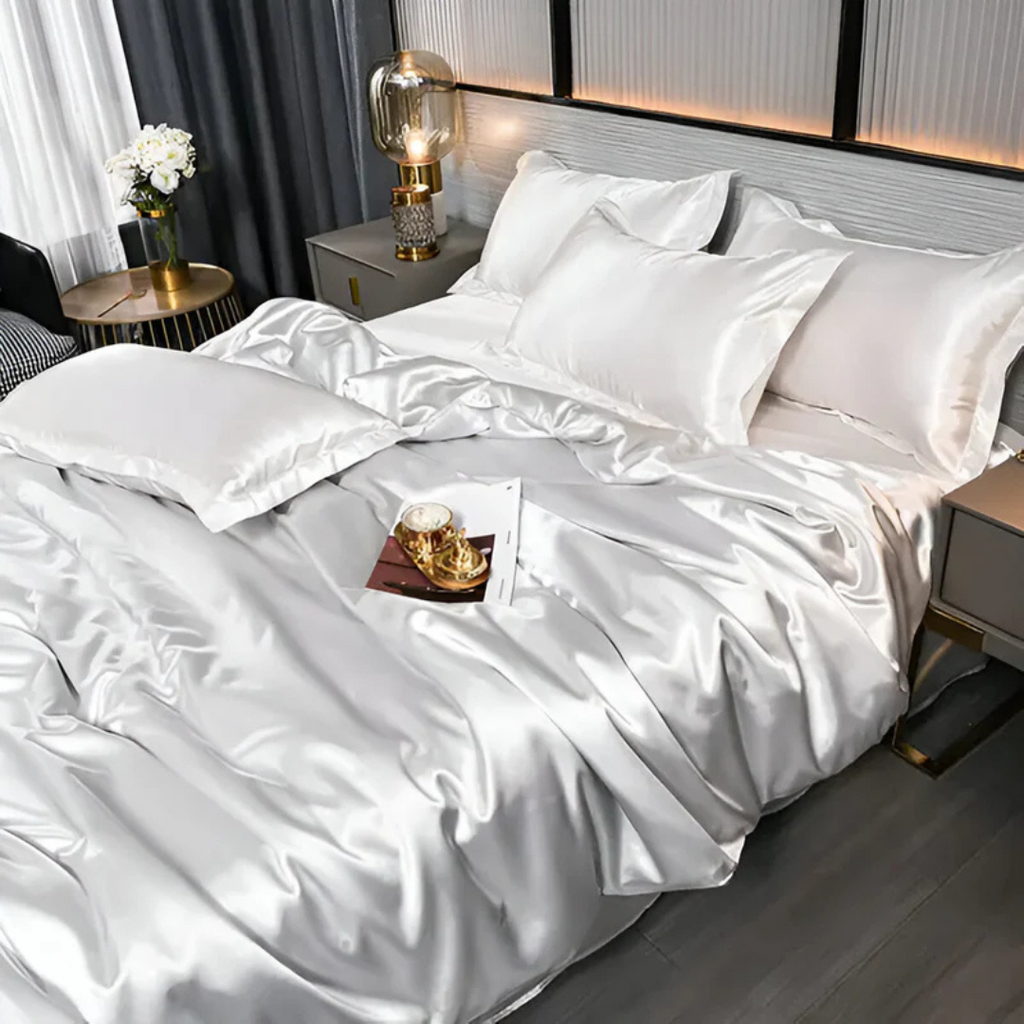 Ropa de cama de seda con acabado liso y brillante