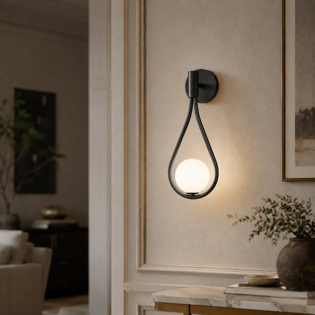 Modern justerbar vägglampa i mässing — väggmonterad LED-armatur, glasskärm