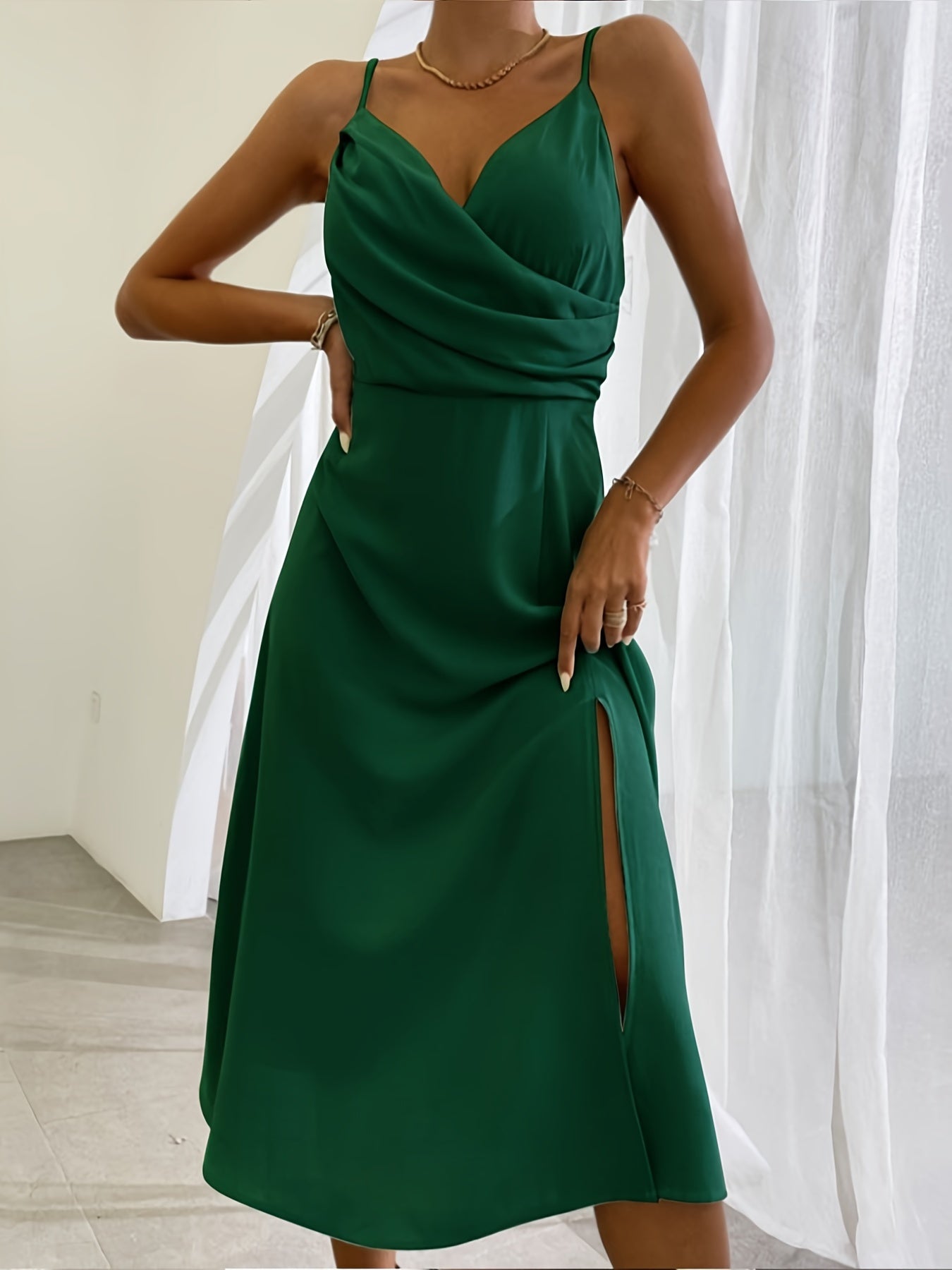 Robe Satinée Fendue