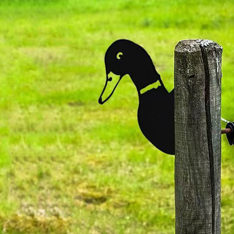 Realistische Metall-Gartenkunst mit Bauernhoftieren von PeepFarm