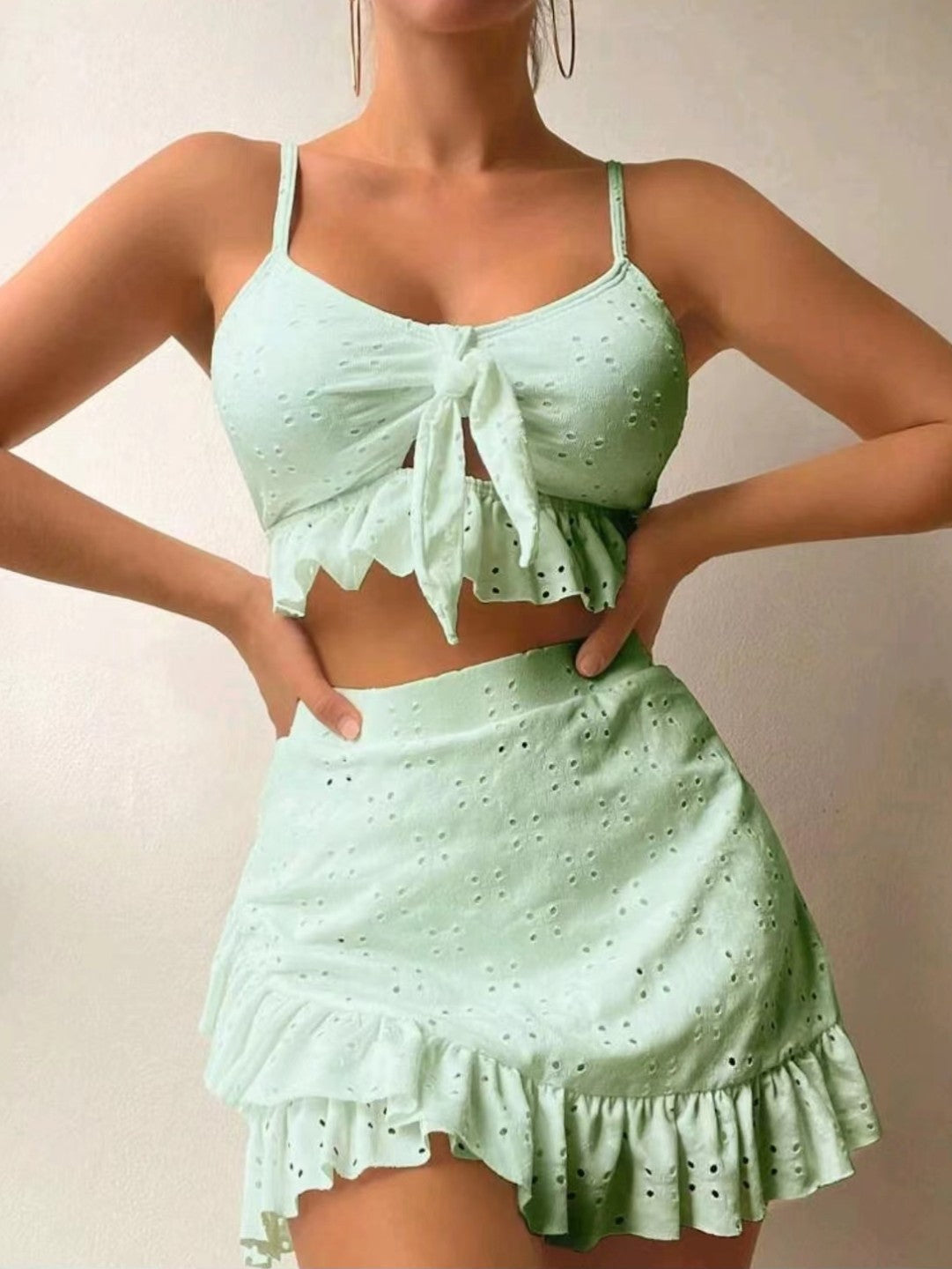 Ensemble Maillot Plage – Haut à nœud + Jupe volantée