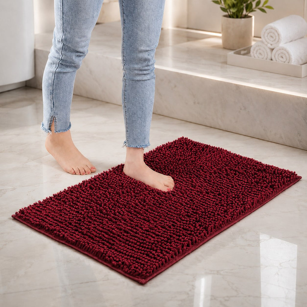 Alfombrilla de baño moderna de chenilla — acolchado de espuma viscoelástica, base antideslizante, superficie ultraabsorbente