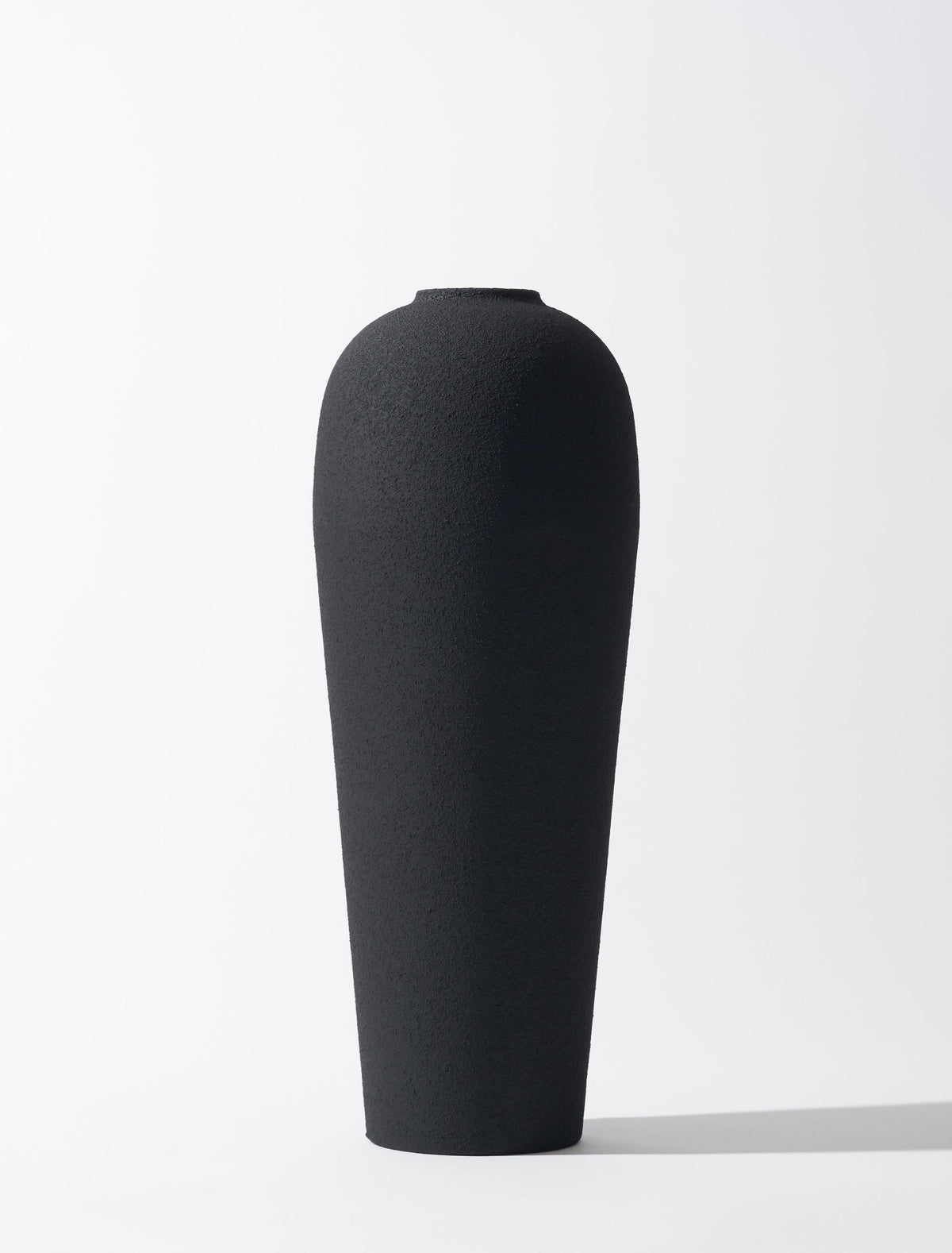 Lola Modern Vase — Textured Black Finish, 18.7 Cm Height