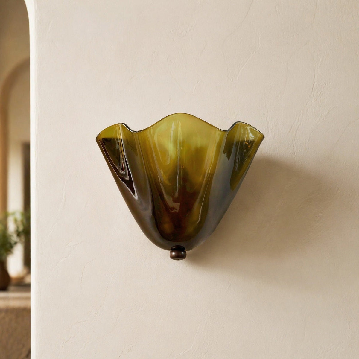 Retro vägglampa i glas — skaldesign, järnbas, LED-belysning, 28cm bred