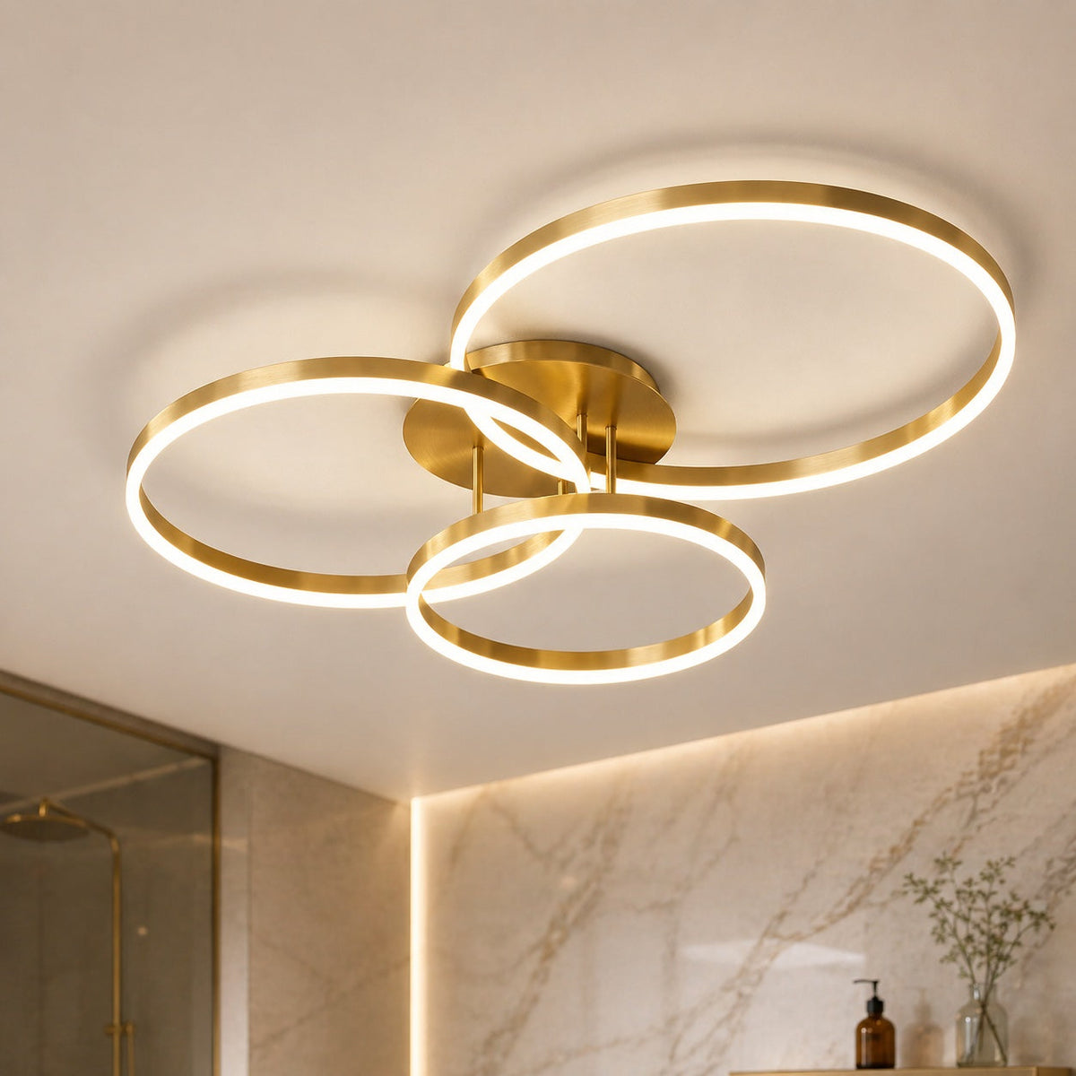 LED-taklampa — modern design med flera ringar i aluminium