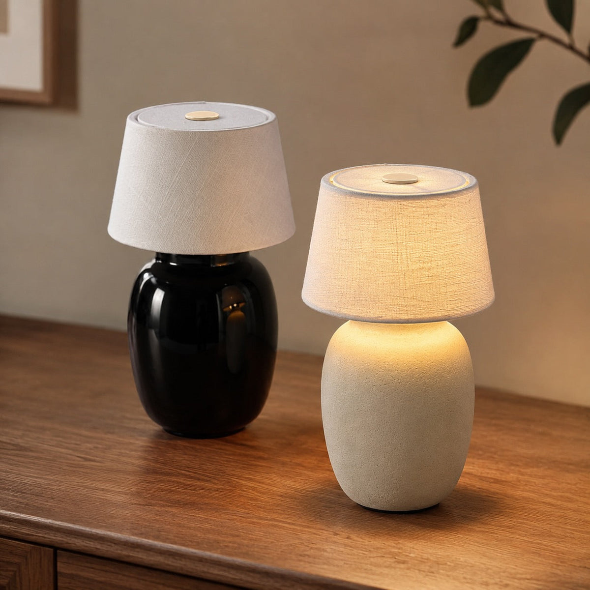 Lampe de table moderne en céramique – LED sans fil réglable, finition crème chaude et taupe sable
