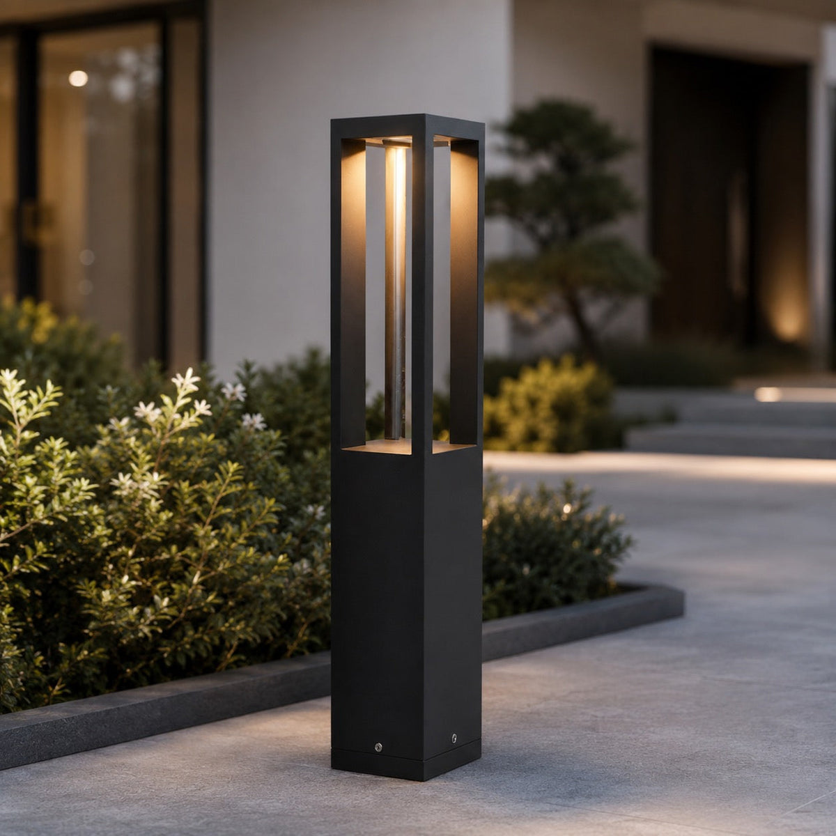Lampă de alee LED modernă — înălțime reglabilă, aluminiu negru, clasificare IP54, lumină albă caldă