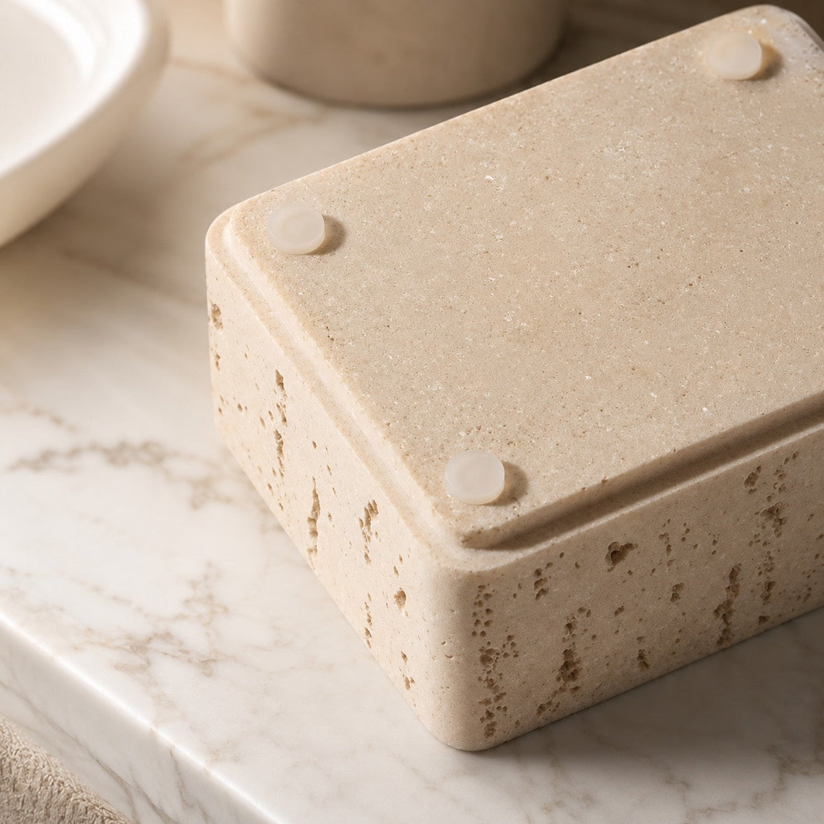 Caixa moderna e compacta para guardar joias — Design em pedra natural, acabamento brilhante