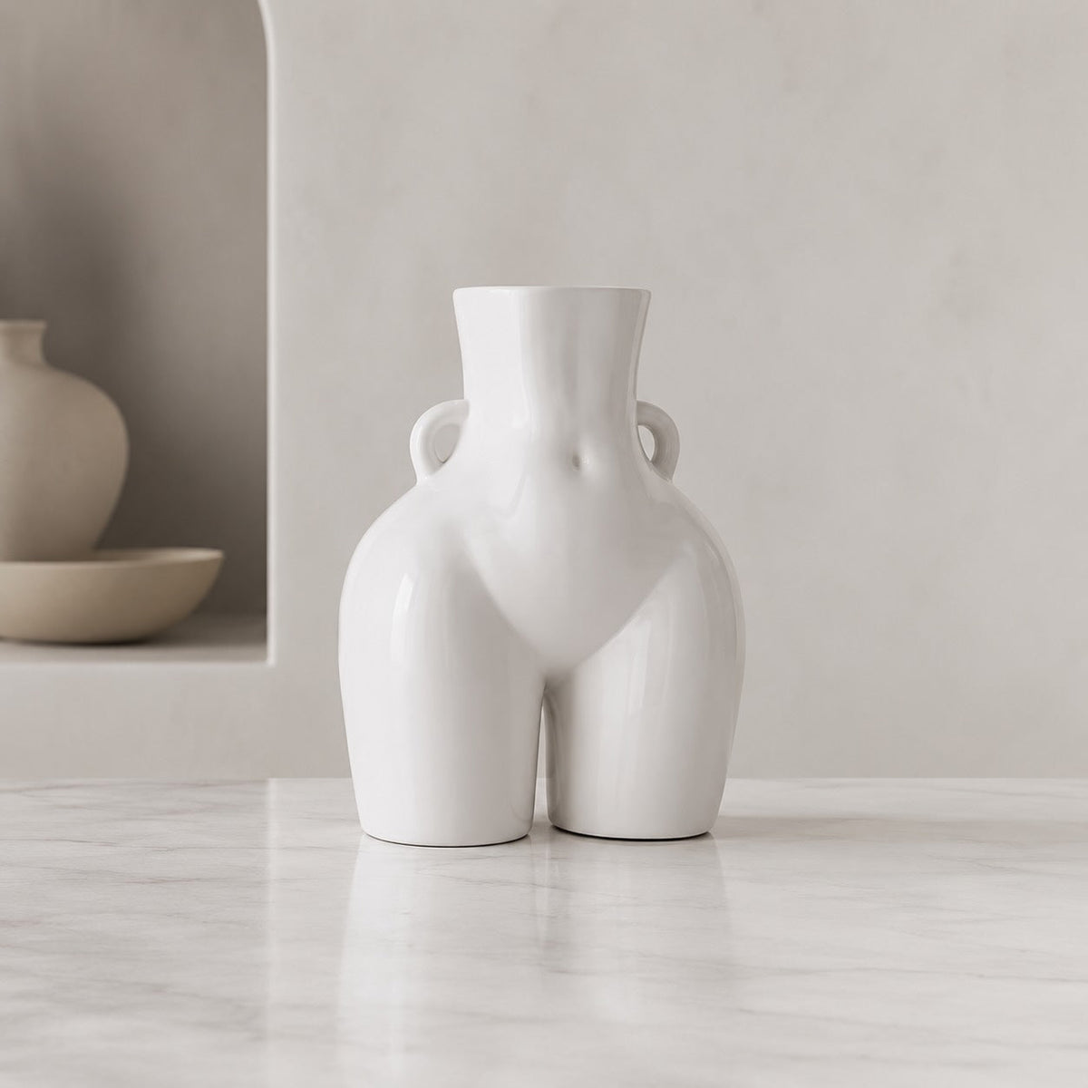 Vaso moderno e minimalista in ceramica a forma di fiore — design ecologico bianco e nero opaco