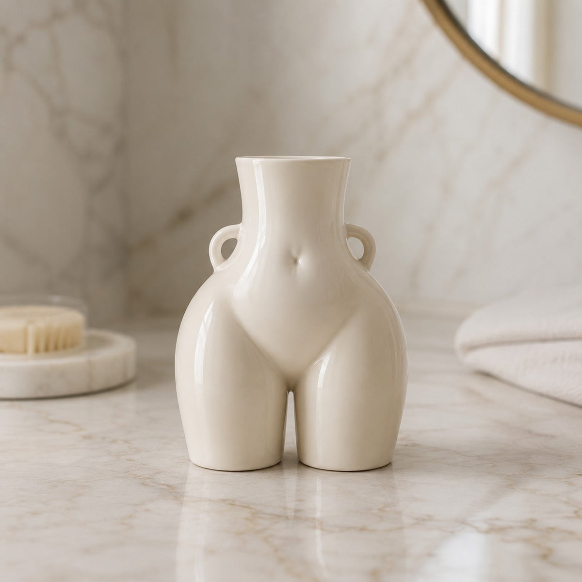Vaso moderno e minimalista in ceramica a forma di fiore — design ecologico bianco e nero opaco