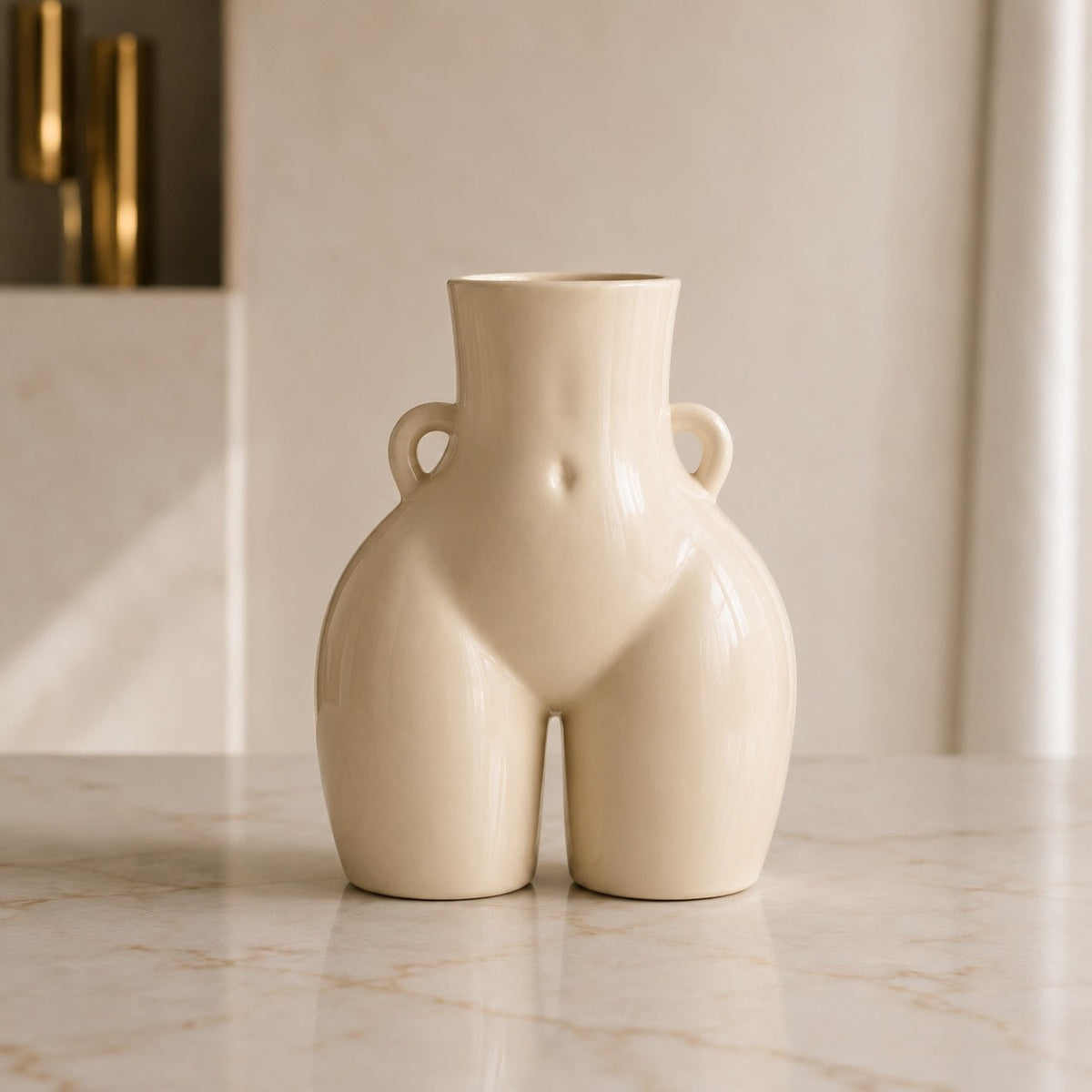 Vaso moderno e minimalista in ceramica a forma di fiore — design ecologico bianco e nero opaco