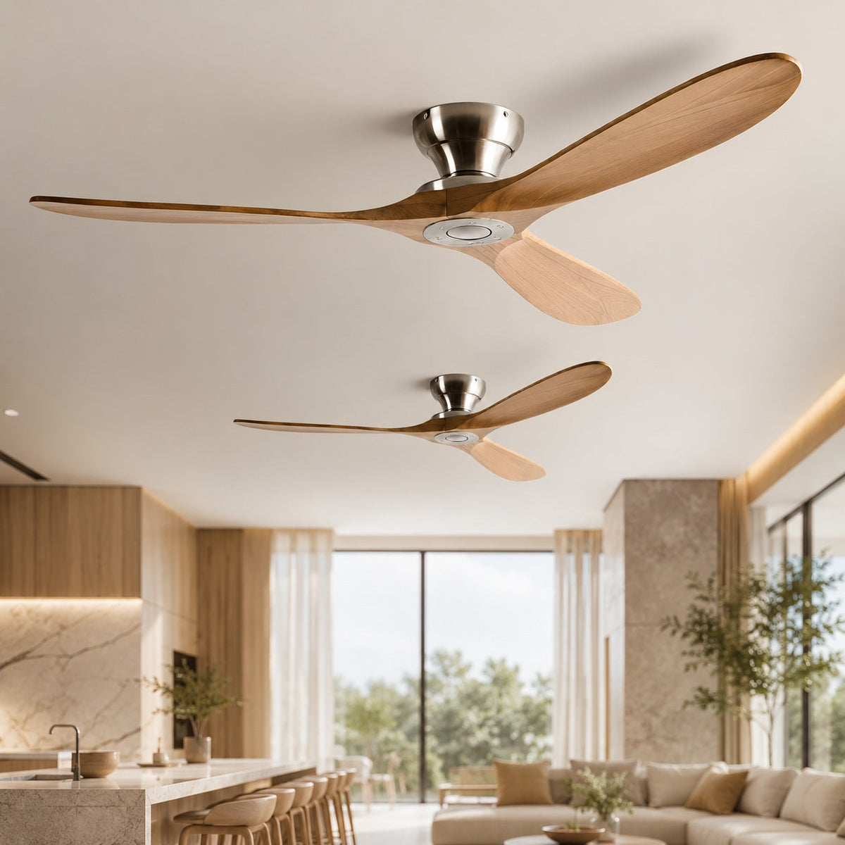 Ventilatore da soffitto moderno a basso profilo — pale in legno, motore CC silenzioso, telecomando