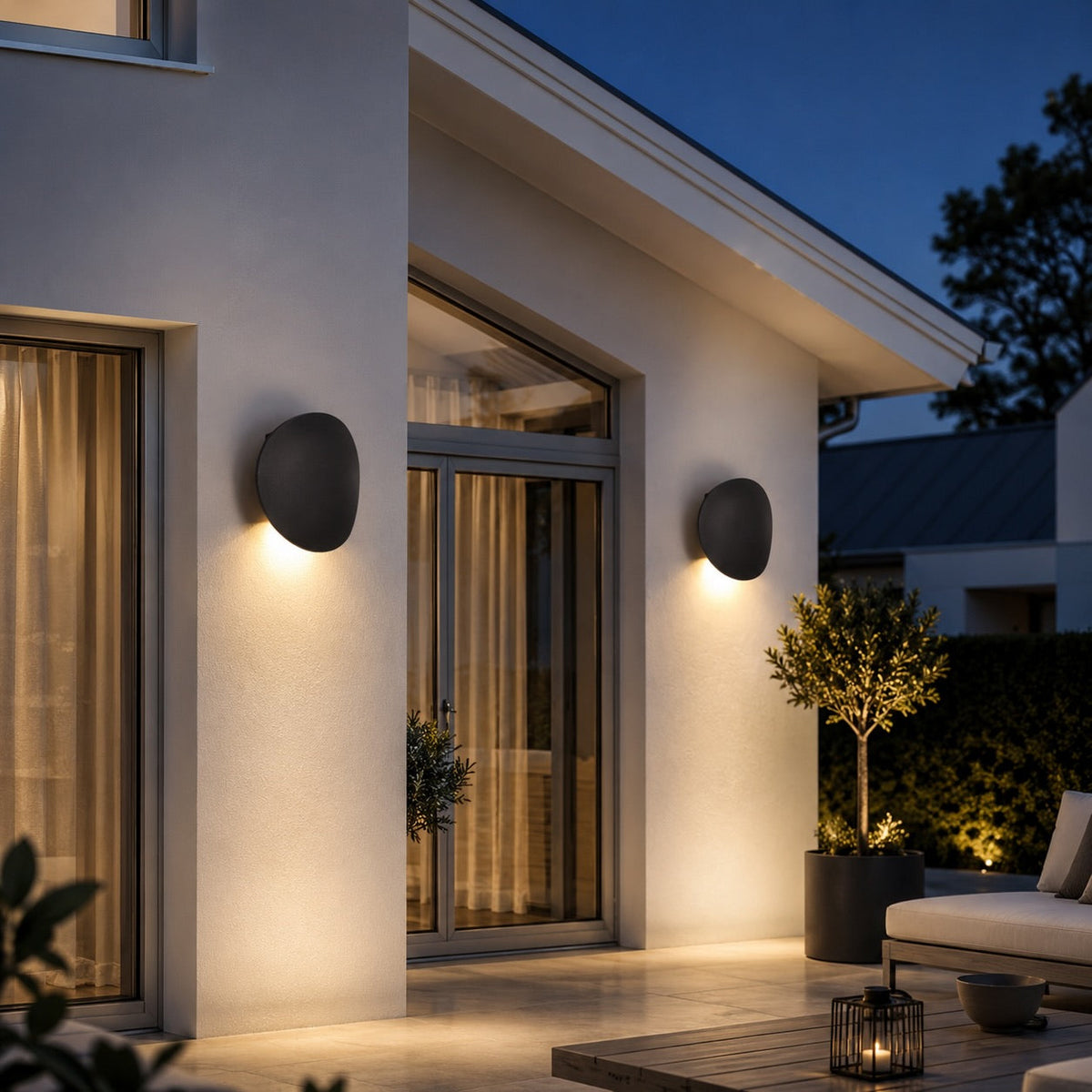 Modern Waterproof Outdoor Wall Light — 7W Integrated LED, Solid Aluminum Body