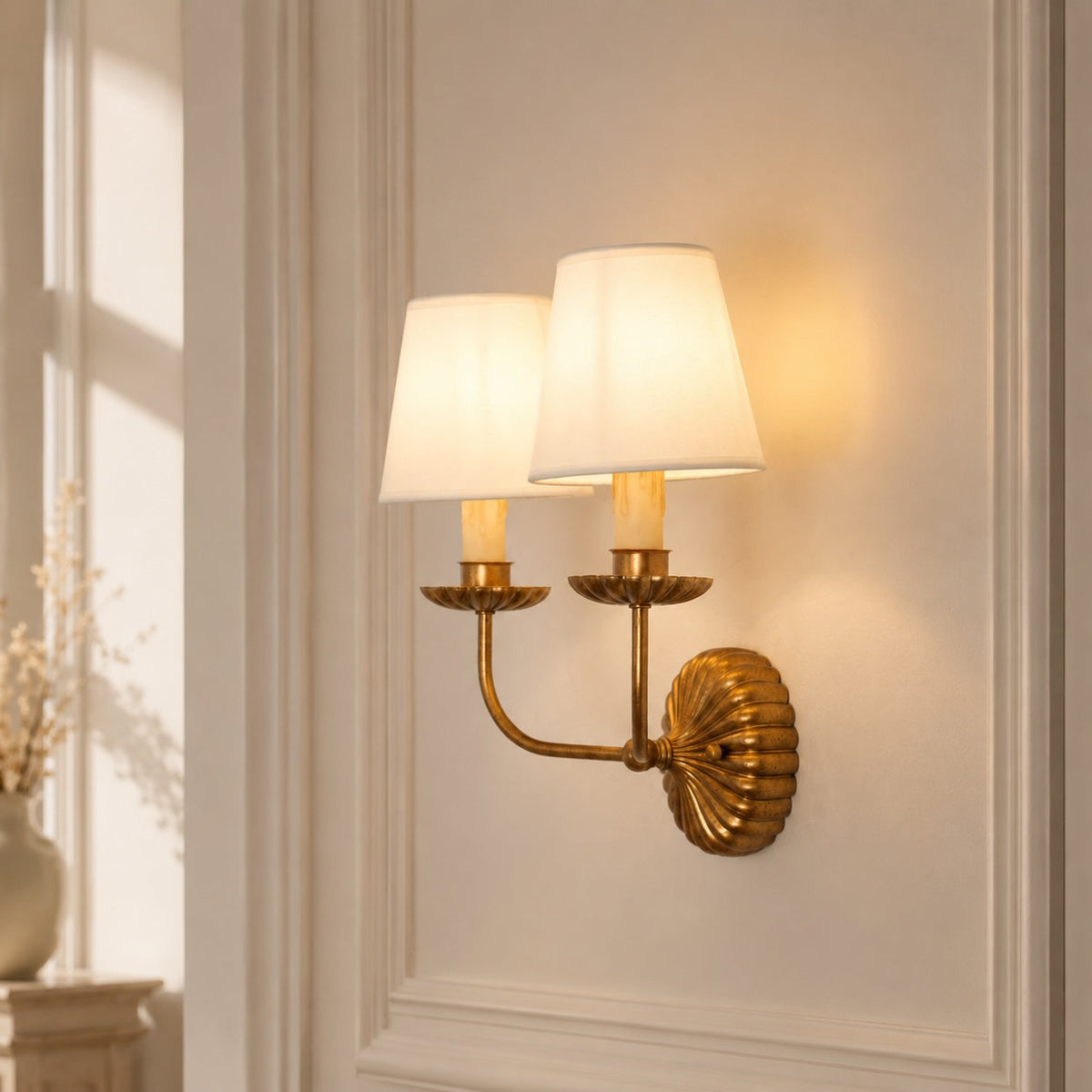 Verstellbare Metall-Wandleuchte — Moderne schwenkbare LED-Leuchte