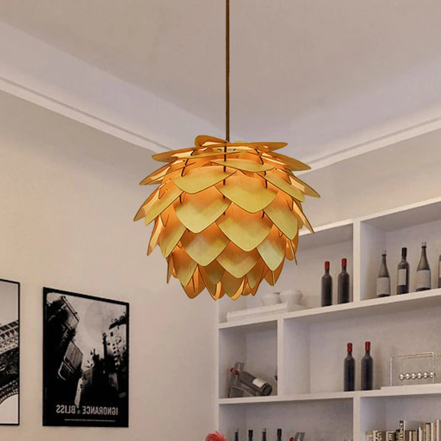 Håndlavet hængelampe af koglestræ — kunsthåndværksloftslampe