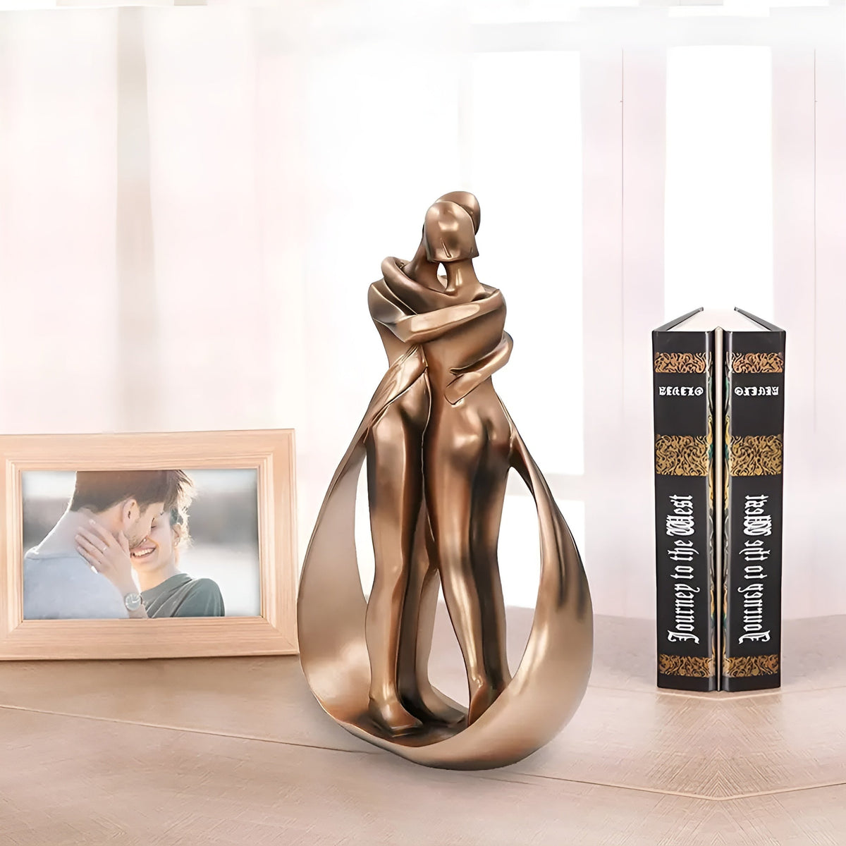 Escultura de pareja romántica — Figura artística
