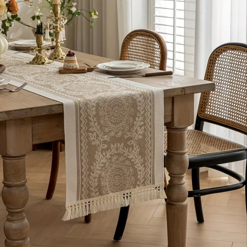 Runner da tavola in lino di lusso Leona — nappa decorative vintage