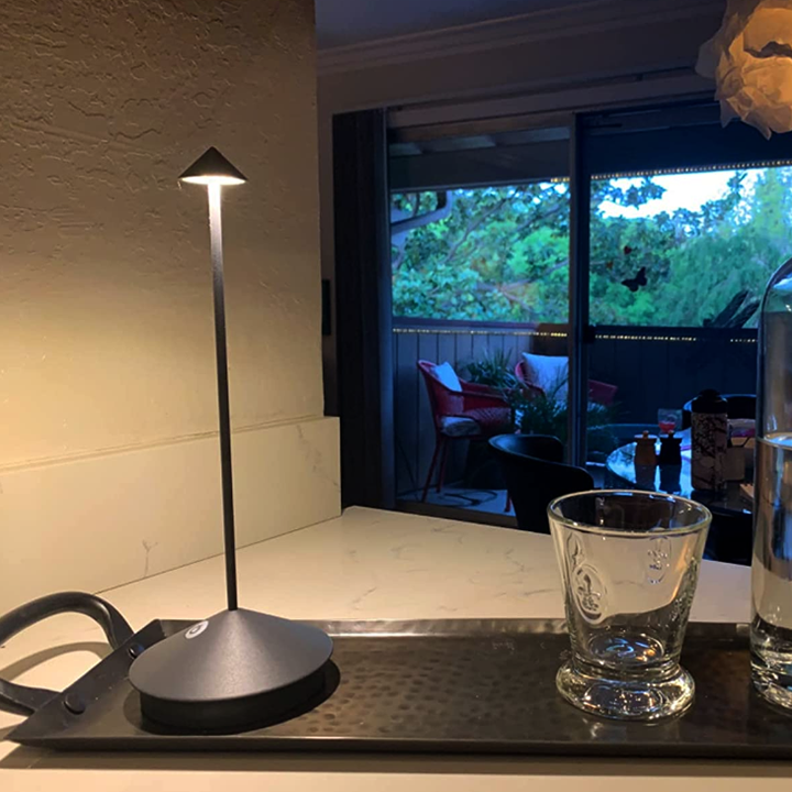 Vattentät dimbar bordslampa — trådlös uppladdningsbar design, 2025 års modell