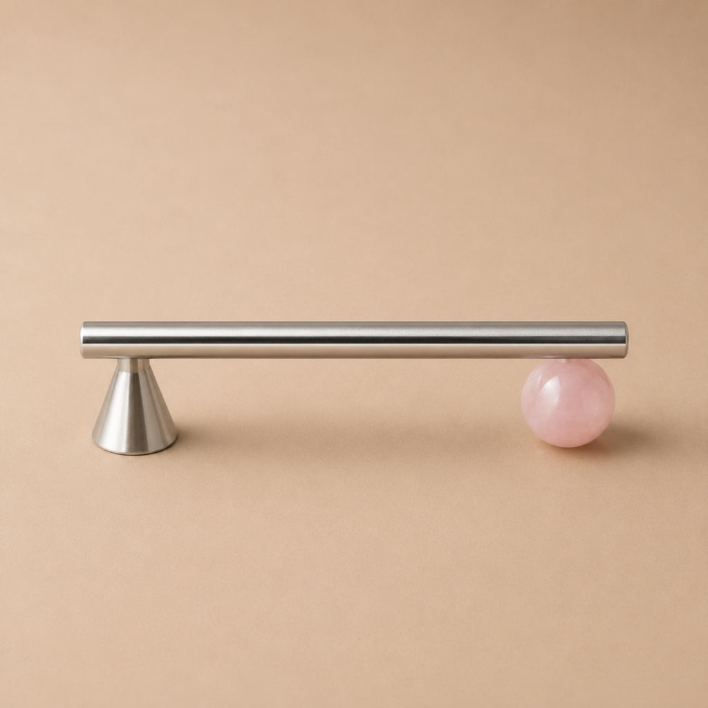Sada moderních křišťálových úchytek a knoflíků na nábytek — povrchová úprava z mosazi odolná proti korozi