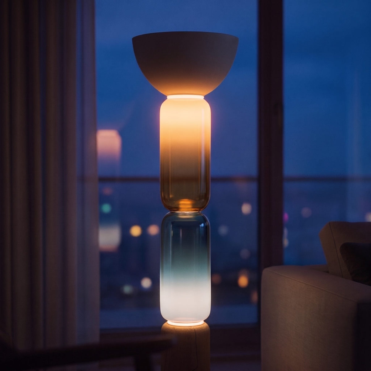 Lampada da terra moderna, altezza regolabile - base in ferro battuto, paralume in vetro e illuminazione LED