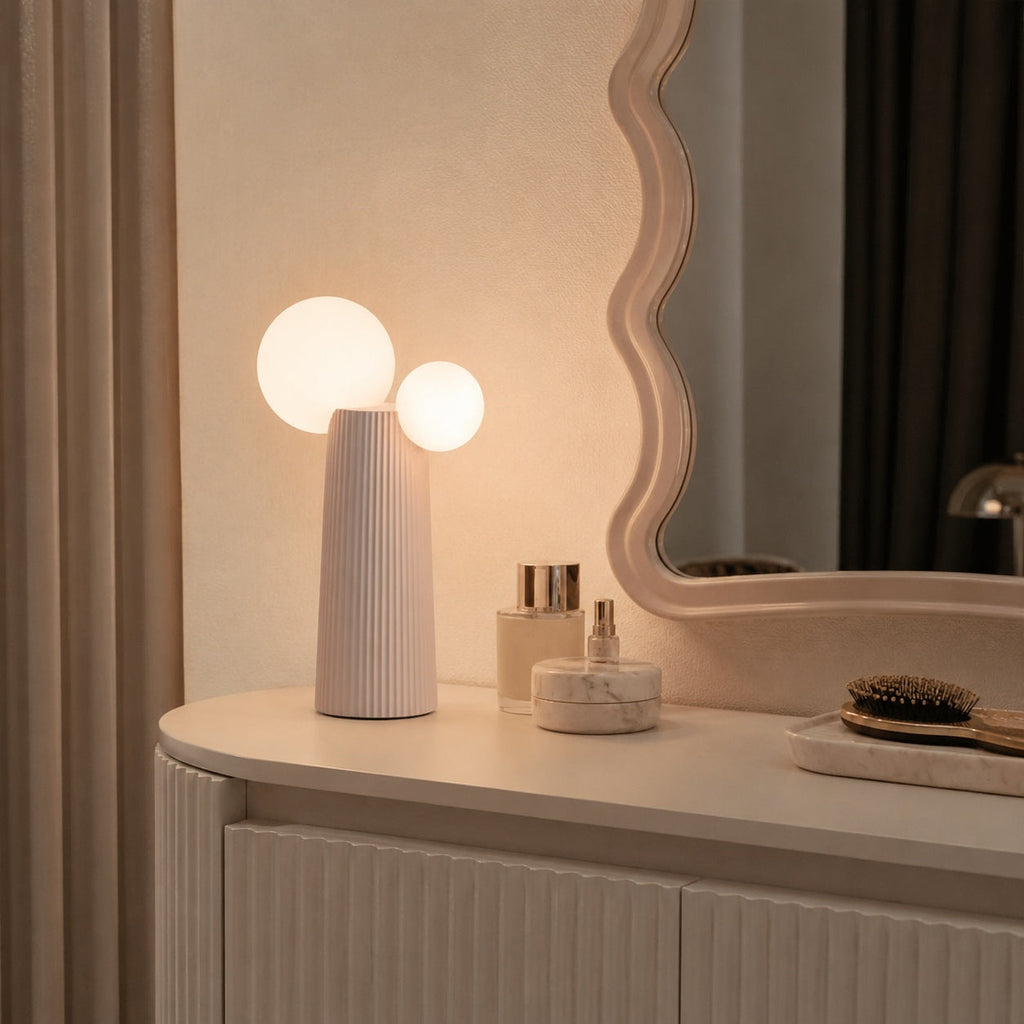 Verstellbare LED-Tischleuchte aus Kunstharz – 40 cm hoch, 21 cm Durchmesser, modernes Design, Schalter am Kabel